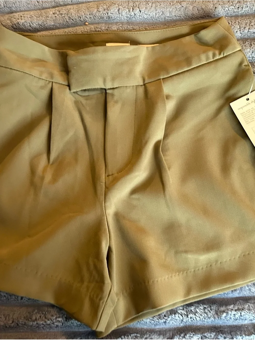 a new day High-Waist Shorts in Olive Green